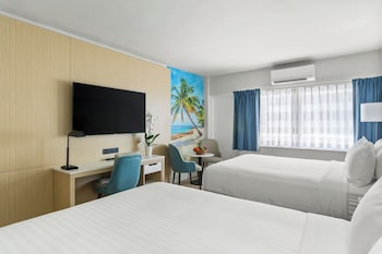 Premium Room, 2 Queen Beds, Partial Ocean View