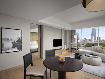 Executive Suite, 1 King Bed