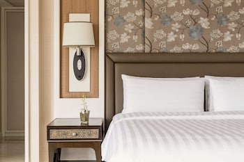 Tower Wing, Executive Room