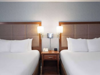 Room, 2 Queen Beds, Non Smoking