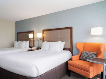 Room, 2 Queen Beds, Accessible, Non Smoking (Hearing)