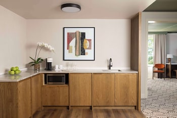 Suite (Greenwich Suite)