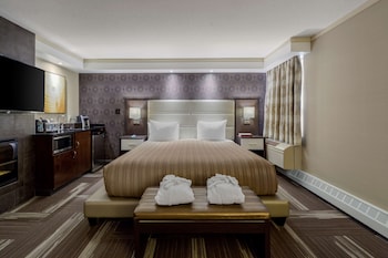 Suite, 1 King Bed, Non Smoking, Hot Tub