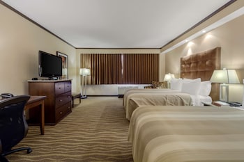 Standard Room, 2 Queen Beds, Accessible, Bathtub