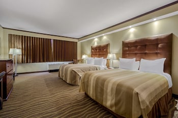 Standard Room, 2 Queen Beds, Accessible, Bathtub