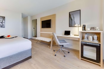 Room, 1 King Bed, Non Smoking