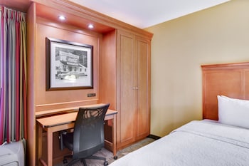 Standard Room, 2 Queen Beds, Non Smoking