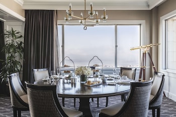 Suite, 1 King Bed (Tony Bennett Legacy)