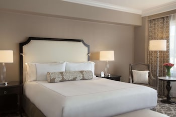 Signature Room, 1 King Bed, Bay View