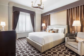 Suite, 1 King Bed, Balcony (Buckingham Legacy)