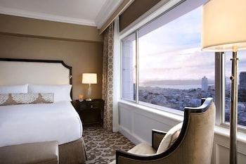Signature Room, 1 King Bed, Bay View