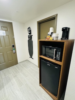 Room, 1 King Bed, Accessible, Non Smoking