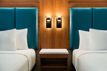 Room, 2 Queen Beds, Non Smoking