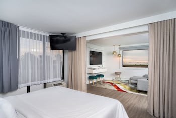 Bay View King Suite
