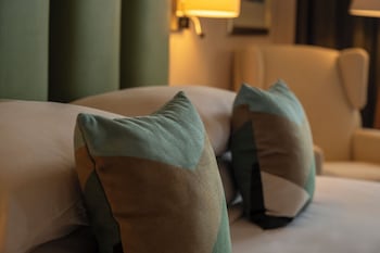Comfort Room (Extra Bed 3 adults)