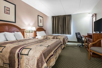 Standard Room, 2 Queen Beds, Non Smoking