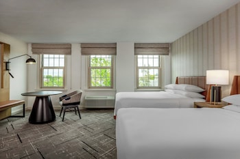 Club Room, 2 Queen Beds
