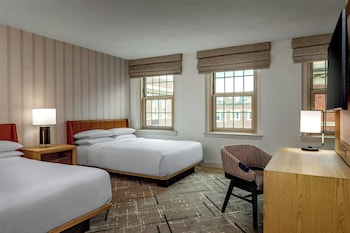 Club Room, 2 Queen Beds