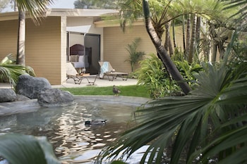 Standard Room, 1 King Bed, Garden View (Resort Room 1 King)