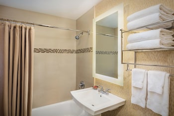 Standard Room, 1 King Bed, Garden View (Resort Room 1 King)
