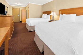 Standard Room, 2 Double Beds, Non Smoking, Refrigerator