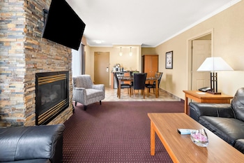 Suite, 1 King Bed, Non Smoking, Balcony
