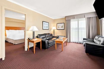 Suite, 1 King Bed, Non Smoking, Balcony