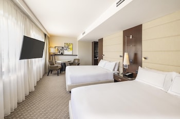 Deluxe Room, 2 Queen Beds, Accessible, Non Smoking
