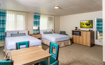 Junior Suite, 2 Queen Beds, Non Smoking