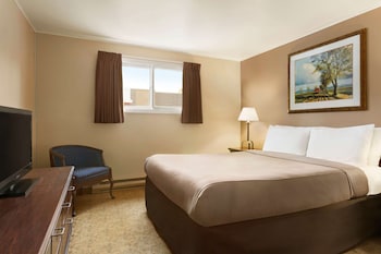 Standard Room, 1 Queen Bed
