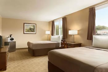 Room, 2 Queen Beds, Non Smoking