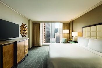 Fairmont Gold, Room, 1 King Bed, City View