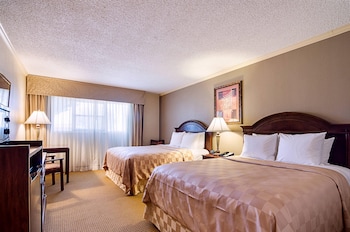 Room, 2 Queen Beds, Non Smoking, Poolside