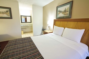 Standard Room, 1 Queen Bed