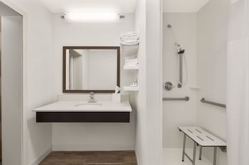 Room, 2 Queen Beds, Accessible (Shower)