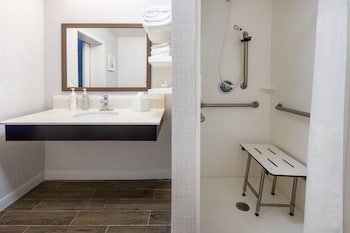 Room, 1 King Bed, Accessible (Hearing, Shower)