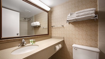 Standard Room, 1 Queen Bed, Non Smoking, Refrigerator & Microwave (2nd Floor)