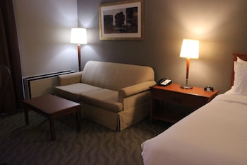 Standard Room, 1 Queen Bed, Non Smoking, Refrigerator & Microwave (2nd Floor)