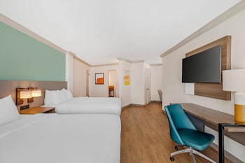 Room, 2 Queen Beds, Non Smoking (Efficiency)