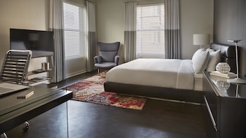 Suite, Multiple Beds (Zetta)