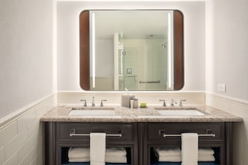 Classic Room, 2 Queen Beds (Mobility Accessible, Roll-In Shower)