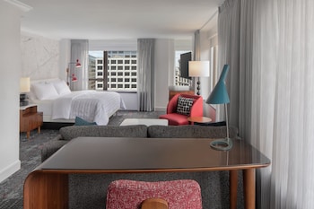 Junior Suite, 1 King Bed, City View