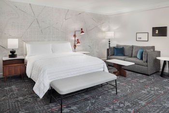 Classic Room, 1 King Bed (Mobility Accessible, Roll-In Shower)