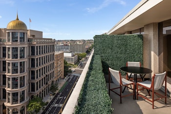 Junior Suite, 1 King Bed with Sofa bed, Terrace, City View
