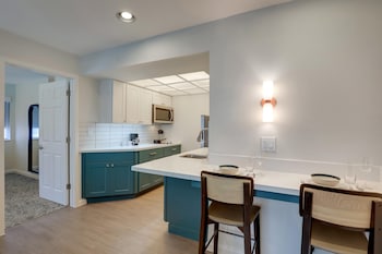 Suite, Multiple Beds (Two Bedroom)