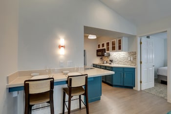 Suite, Multiple Beds (Two Bedroom)