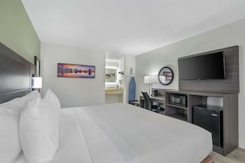 Standard Room, 1 King Bed, Non Smoking