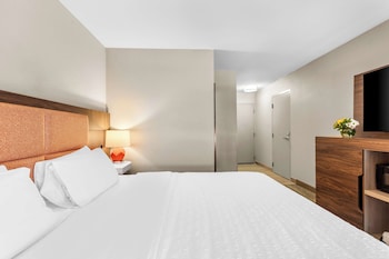 One king bed deluxe room non smoking