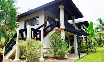 Room, Garden View