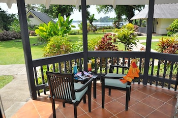 Bungalow, Garden View